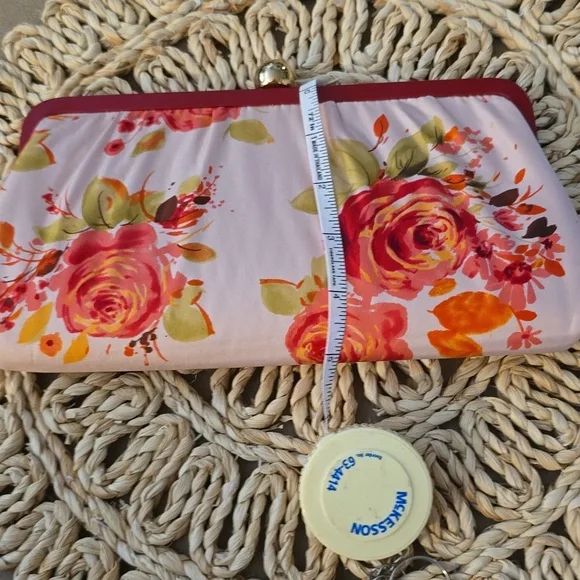 Banana Republic Vibrant Red and Orange Lace Clutch with Intricate Detailing - Picture 7 of 7